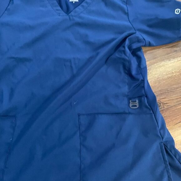 W123 scrub top  - Picture 5 of 7